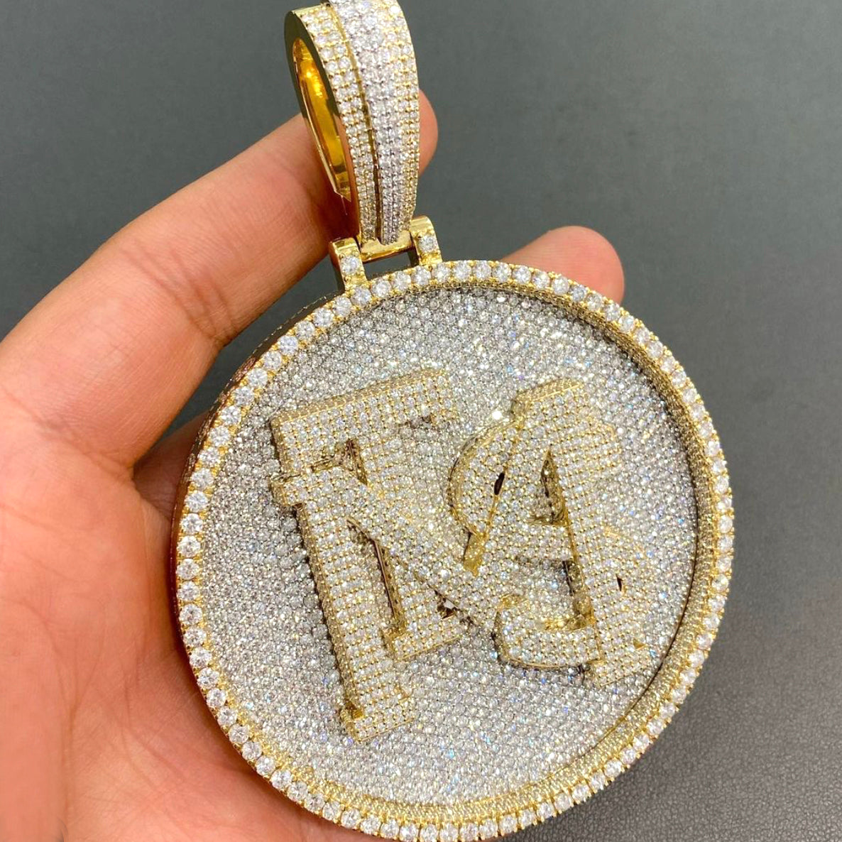 Custom Buss Down Hiphop Gold Men's Pendant Moissanite Iced Out Diamond Custom Jewelry agahiphop